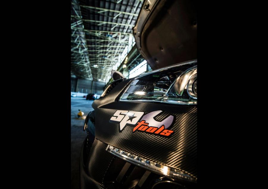 Holden Commodore by Walkinshaw Performance 2014 года  (фото 11 из 15)